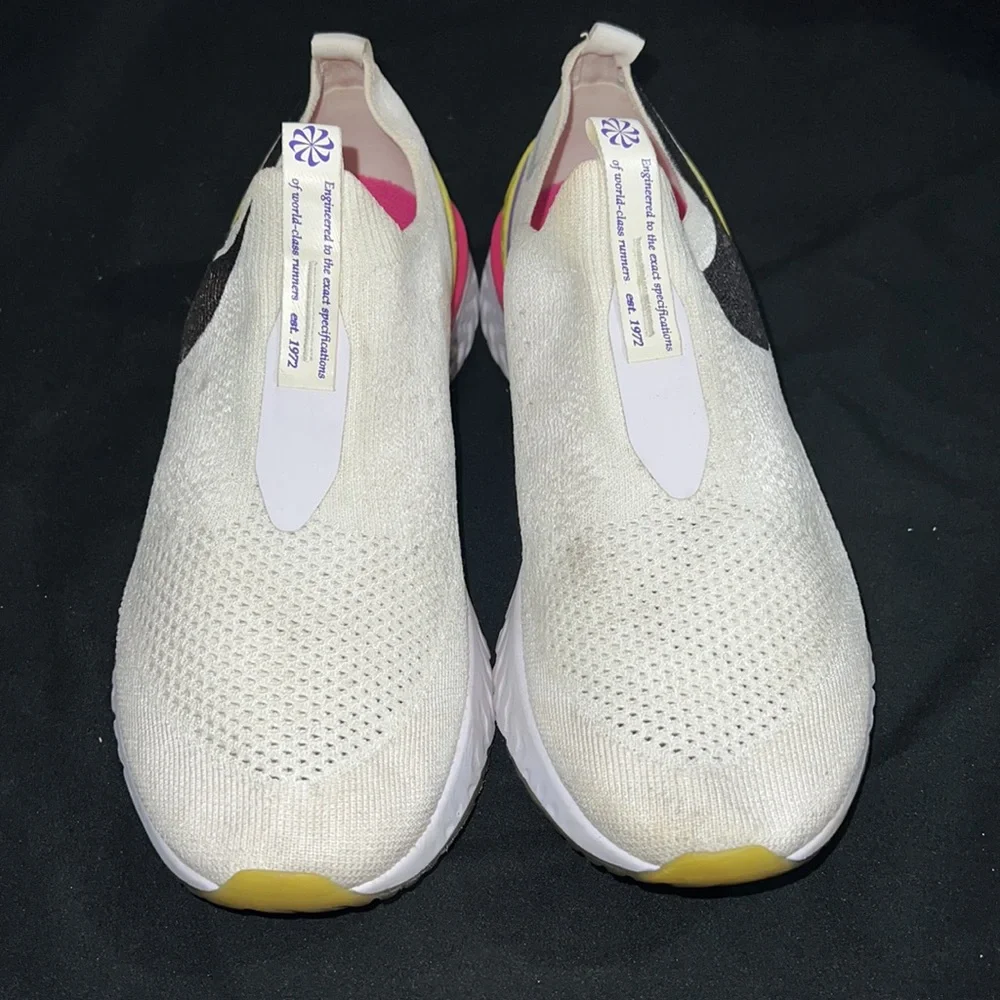 Nike sneakers - Picture 6 of 11